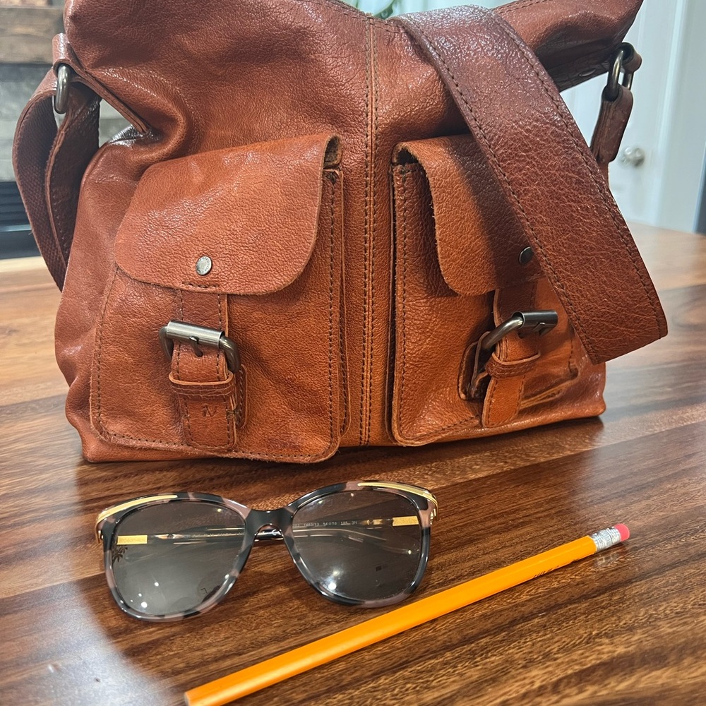 Brown Leather Crossbody Bag with Sophisticated Design